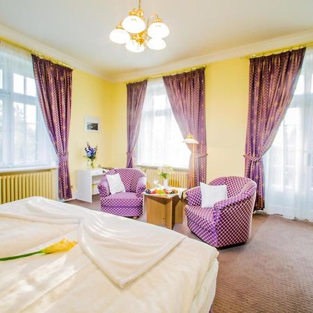 Hotel Veba Броумов Екстер'єр фото