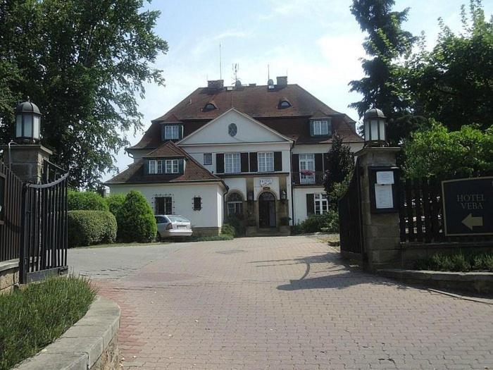 Hotel Veba Броумов Екстер'єр фото