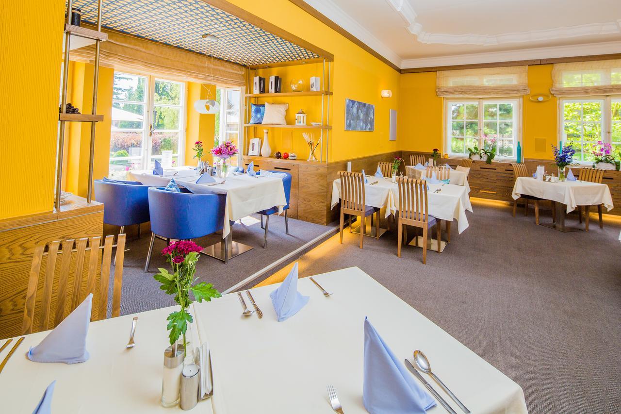Hotel Veba Броумов Екстер'єр фото