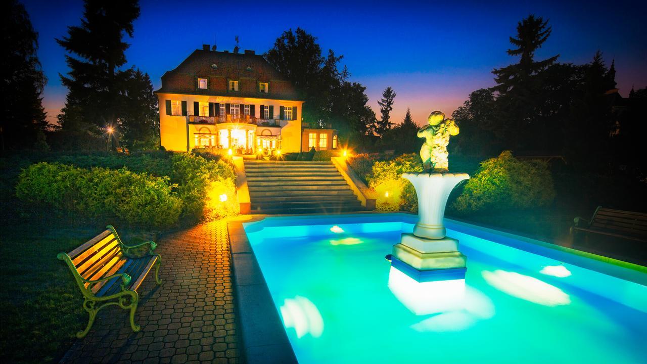 Hotel Veba Броумов Екстер'єр фото